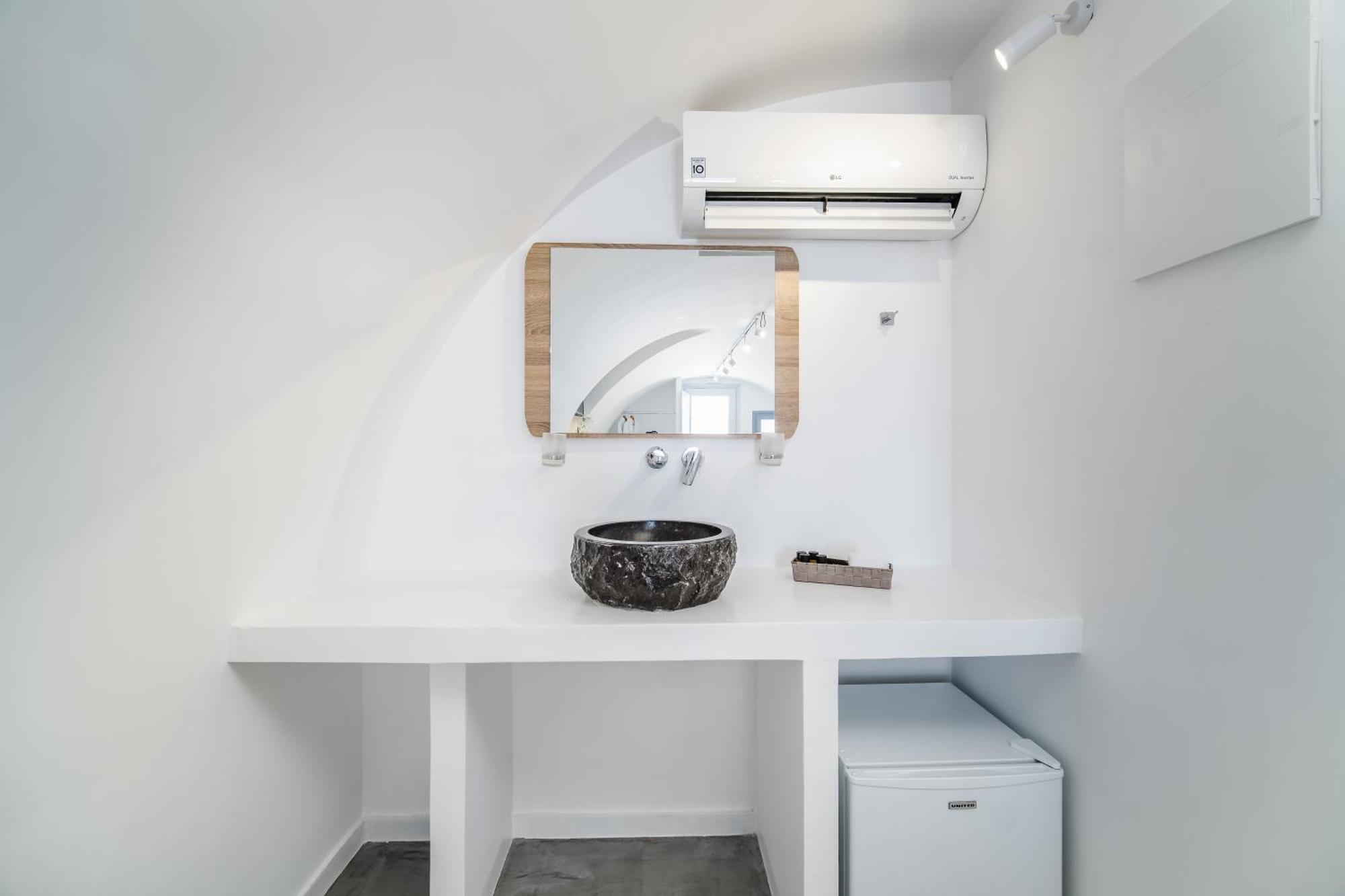 Serenita Luxury Suites Akrotiri  Bagian luar foto