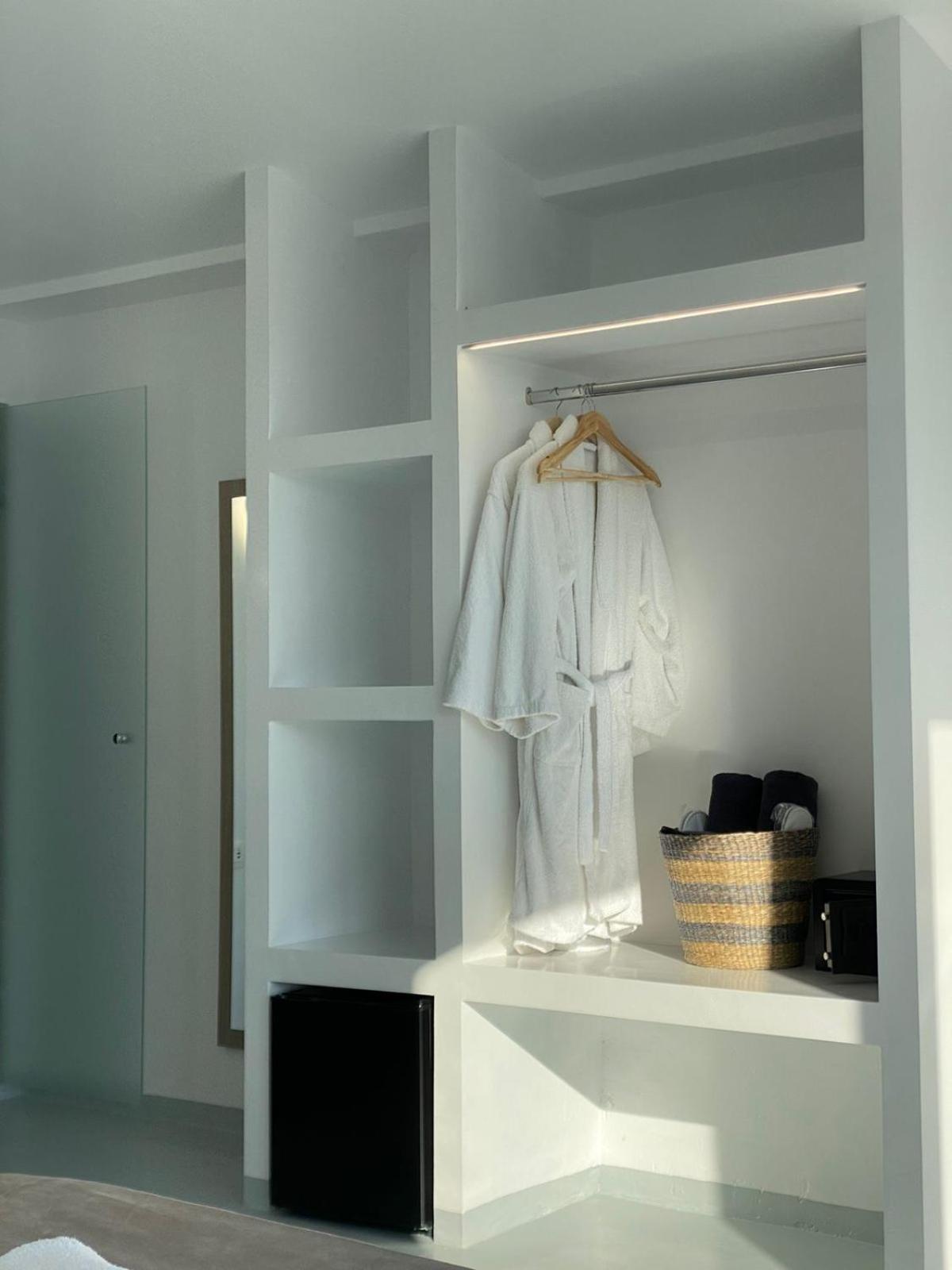 Serenita Luxury Suites Akrotiri  Bagian luar foto
