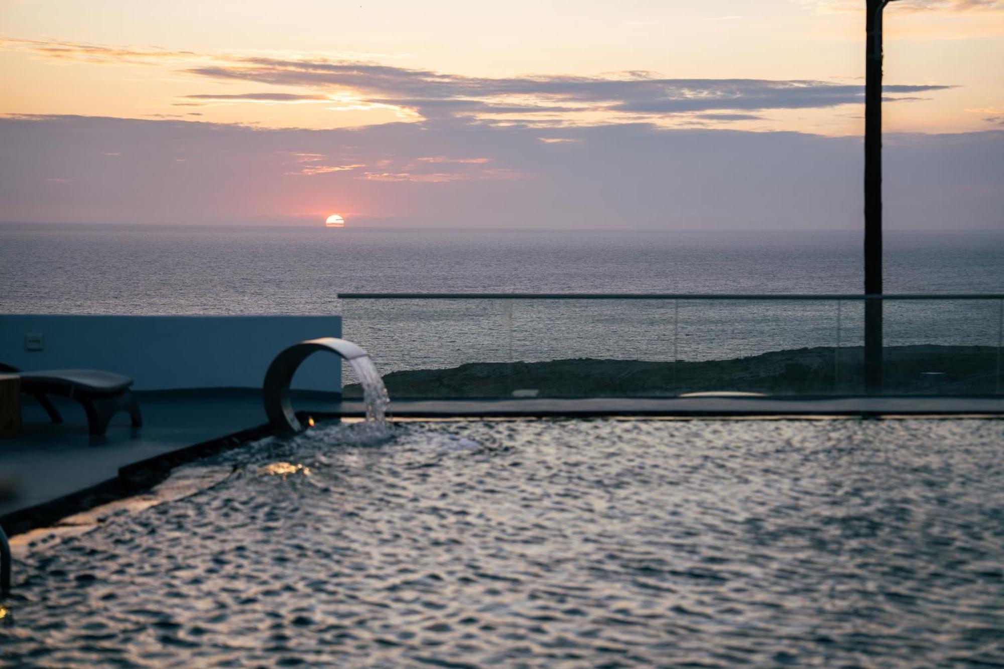 Serenita Luxury Suites Akrotiri  Bagian luar foto